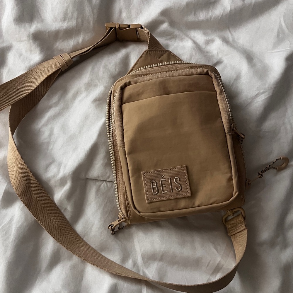 BEIS The sports Sling in Beige